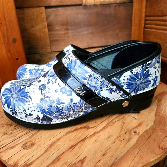 KOI SANITA BUTTERFLY MELODY WOMEN'S CLOG IN BLUE - Picture 3 of 10